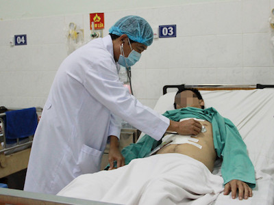 Cứu kịp bệnh nhân quá say không biết vì sao bị đâm thủng tim
