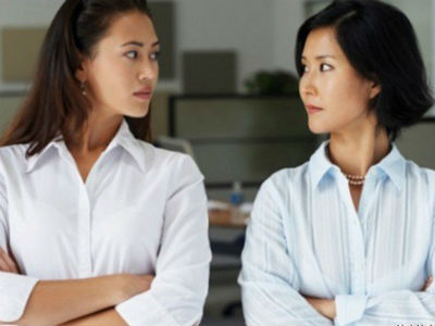 Mẹ chồng tái mặt nhìn loạt ảnh Facebook của con dâu