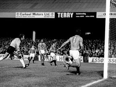 Vì hooligan, Man Utd phải đá sân trung lập ở lần gần nhất gặp Saint Etienne