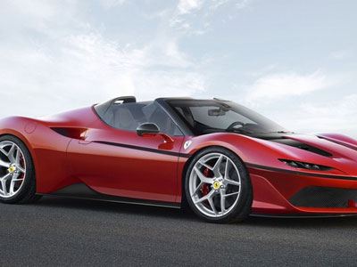 Ferrari trình làng một 488 Spider với thiết kế "không đụng hàng"