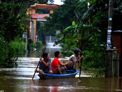 Thủy điện đồng loạt xả lũ, nhiều nơi ở Quảng Nam ngập sâu