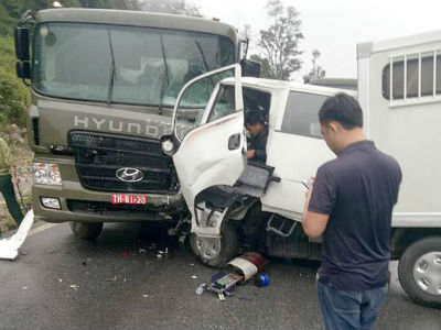 Công an, quân đội cùng điều tra vụ xe chở phạm nhân gặp nạn