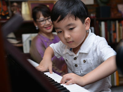 Thần đồng piano 5 tuổi sẽ trình diễn nhạc phẩm của Trịnh Công Sơn