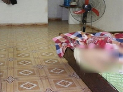 Công an viên tử vong trong phòng ngủ với vết xước trên cổ