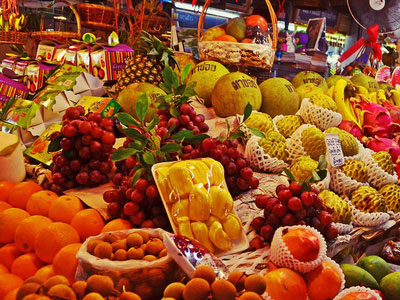 Cuối năm, Việt Nam thành "điểm tập kết" rau quả và bánh kẹo Thái Lan, Trung Quốc