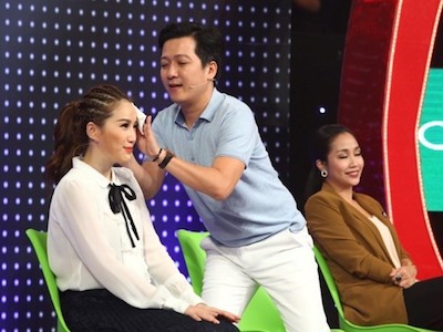 Trường Giang lao lên sân khấu ôm chầm Bảo Thy