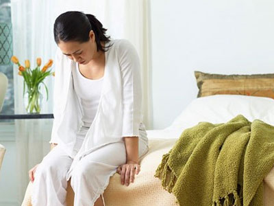 Bàng hoàng biết lý do chồng qua lại với người đàn bà đáng tuổi mẹ