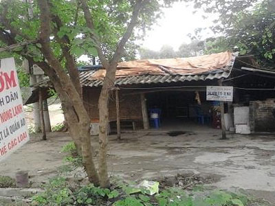 Chồng chém vợ rồi về nhà bố mẹ uống thuốc trừ sâu tự tử