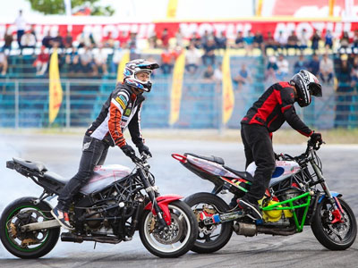 Stunter Nhật và Mỹ về Bình Dương trình diễn xe mạo hiểm