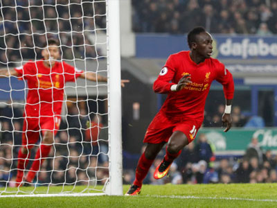 Mane lập công phút 90+4, Liverpool đánh bại Everton