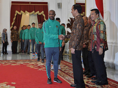 Mỗi cầu thủ Indonesia được Tổng thống tặng 15 ngàn USD