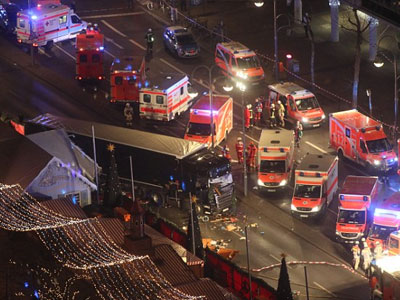 Tài xế lái xe tải đâm vào chợ Giáng sinh Berlin đã bị bắt