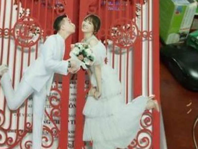 Thiệp cưới khác lạ của Trấn Thành và Hari Won