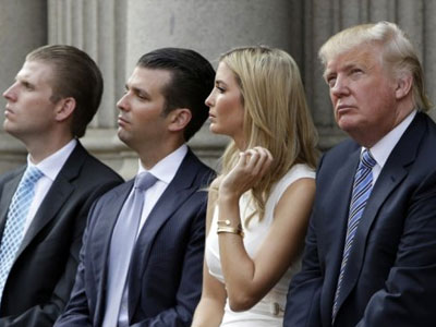 Con ông Trump lập quỹ bằng quyền chụp hình với Tổng thống mới?