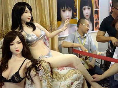 Hiểm họa của robot tình dục "yêu" không biết mệt
