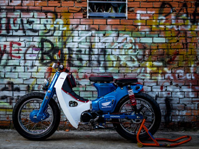 Honda Cub 78 độ "phá cách" của dân chơi Việt