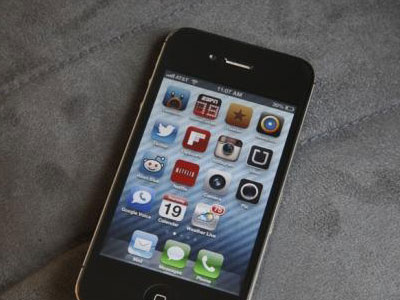 Apple được yêu cầu mở khóa iPhone của sát thủ bắn đại sứ Nga