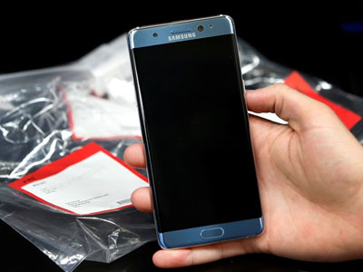 Máy bay trễ giờ vì hành khách đặt Wi-Fi là "Galaxy Note 7"