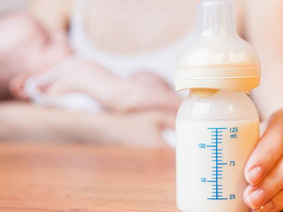 Trung Quốc: Người đàn ông uống trộm sữa của nữ đồng nghiệp