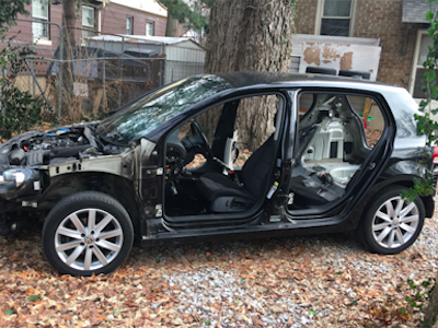 Chủ xe bị cảnh cáo không lột sạch đồ khi bán lại cho Volkswagen