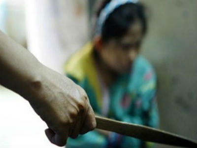 Đâm vợ trọng thương vì nghi ngoại tình với “cột chèo”