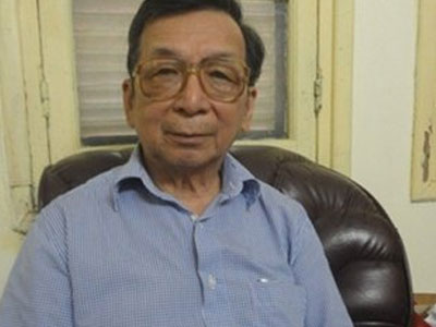 Công chức không xăm hình, váy ngắn: Chuyên gia nói gì?