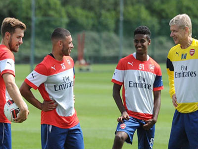 Arsenal nhận hat-trick... tin vui