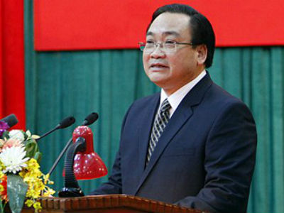 Bí thư Hà Nội nói về khuyến cáo không váy ngắn