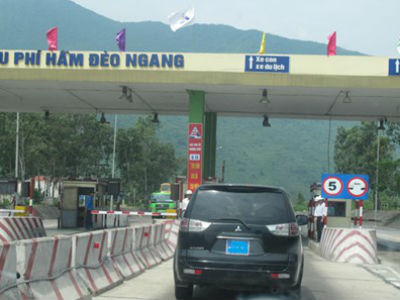 Trạm thu phí vượt thời hạn: Tiền dân vào túi ai?