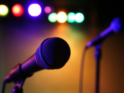 Cảnh cáo trưởng ban tổ chức huyện ủy đi karaoke trong giờ làm