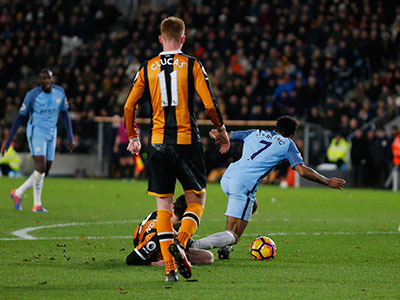Man City thắng đậm, leo lên nhì bảng Ngoại hạng Anh