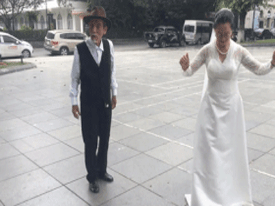 Xôn xao ảnh kỷ niệm đám cưới vàng của diễn viên phim "Đất và người"