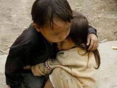 "Bóc phốt" 9 bức ảnh gây chấn động toàn thế giới