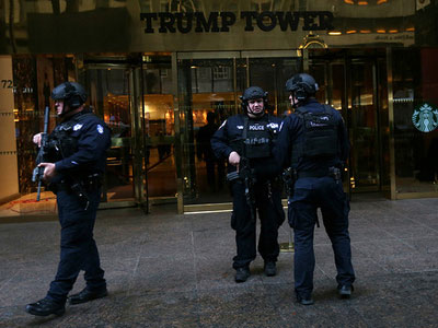 Tháp Trump sơ tán khẩn cấp, đội phá bom được huy động