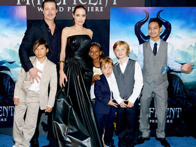 Jolie cho phép Brad Pitt gặp con dịp Giáng sinh