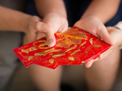 "Lương nghìn đô lại biếu nhà chồng mấy đồng bạc lẻ"