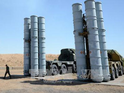 Iran huy động 17.000 quân diễn tập, S-300 lần đầu "khạc lửa"