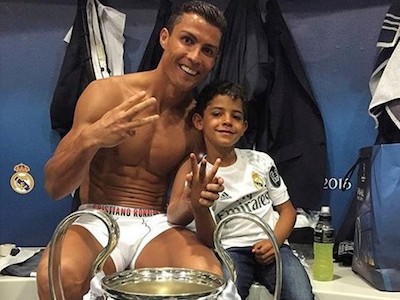 Ronaldo chọn sẵn vị trí thi đấu cho con trai