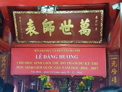 Hy hữu sự cố làm “lễ dâng hương cho học sinh giỏi"