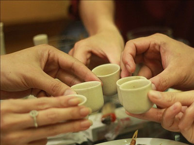 Mâu thuẫn khi liên hoan cuối năm, 1 người bị đâm chết