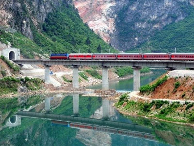 Trung Quốc khai trương tuyến đường sắt đến Anh