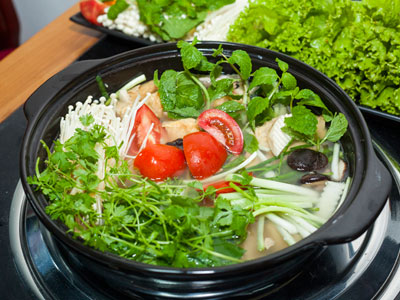 Cách lựa chọn mỗi loại rau phù hợp cho từng loại lẩu
