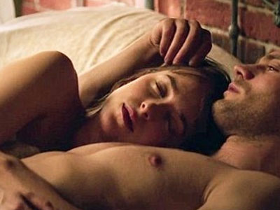 Dakota Johnson táo bạo hơn trong trailer mới "50 sắc thái"