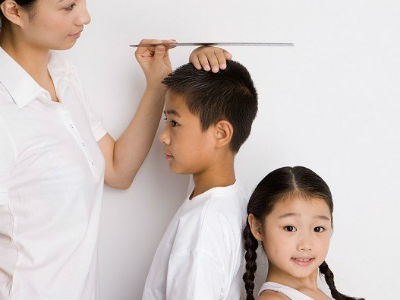 Đứng im 100 năm, chiều cao người Việt đang nhúc nhích