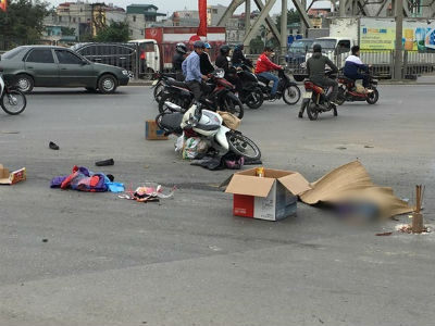 Hà Nội: Xe tải bỏ chạy sau khi cán chết người phụ nữ