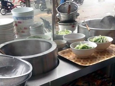 Lên đời kỹ nghệ nấu phở: Công nghiệp hóa món cổ truyền