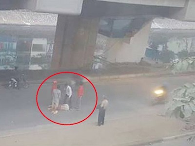 Thanh niên ngã dưới đường sắt trên cao khai do xe máy tông