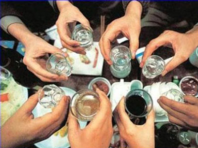 Chuốc rượu là hành động phản văn hóa
