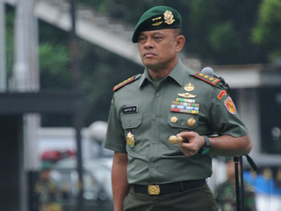 Tư lệnh quân đội Indonesia tuyên bố sẽ bắn chìm thuyền để cá mập ăn thịt người di cư TQ