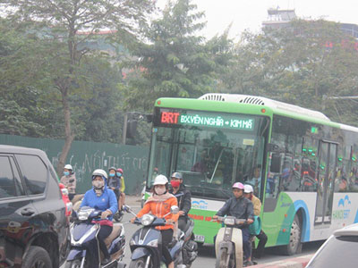 Hà Nội sẽ phạt cả xe buýt thường đi vào làn đường buýt nhanh qua camera giao thông